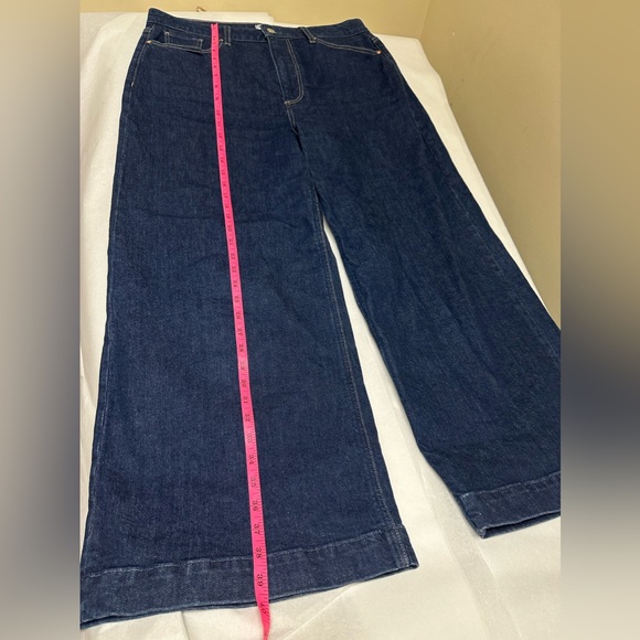 PAIGE
Harper Wide Leg Ankle Jeans in Casa🪻 - Picture 7 of 13